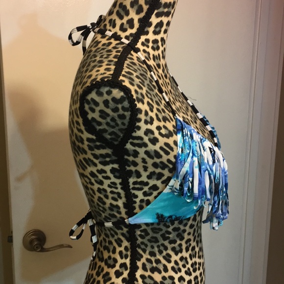 NWT Bikini top by Raisins - Picture 3 of 8